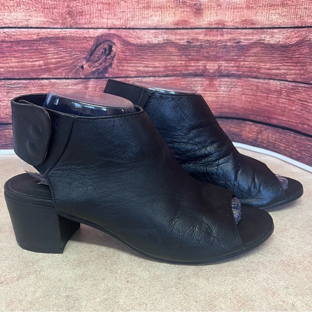 Steve Madden Shalow Black Leather Open Toe Sling Back Block Heel Sandal